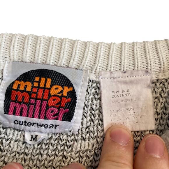 Vintage White Gray Pullover Abstract Grecian Pattern Acrylic Sweater Size Medium - Picture 7 of 16